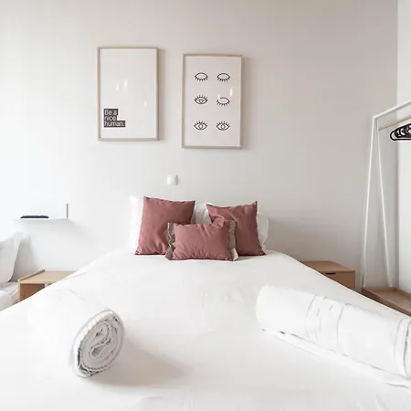 Akicity Alameda Comet شقة